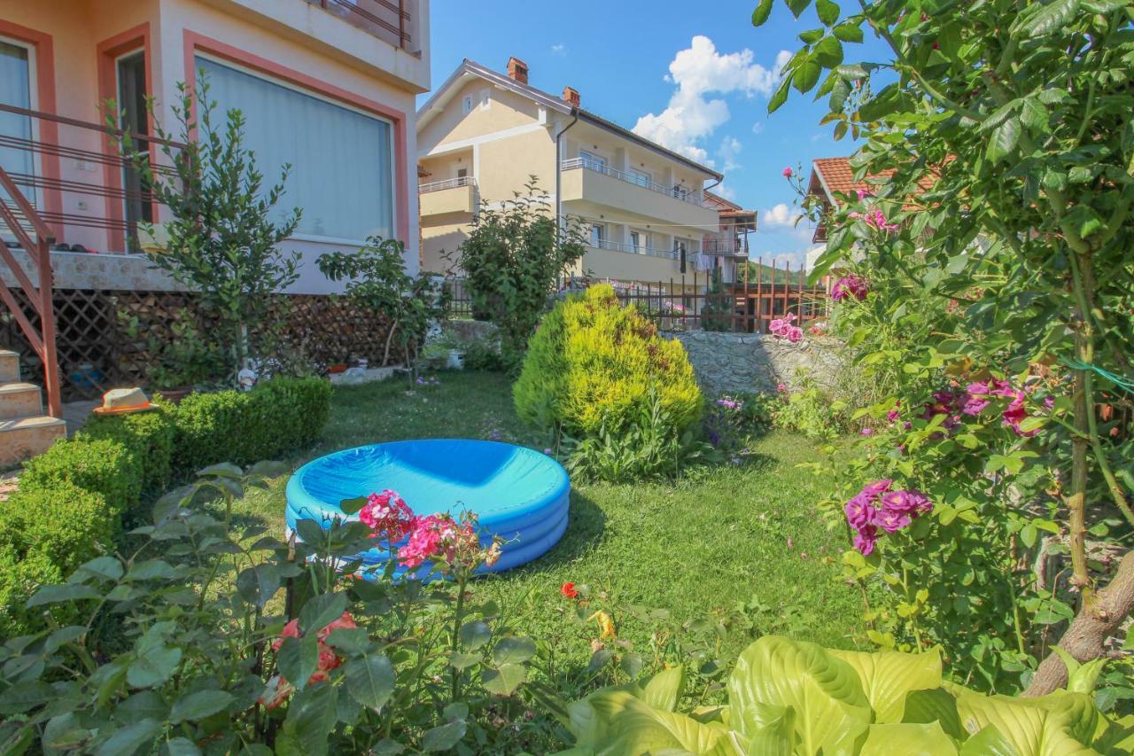 Apartmani Mishe Vevcani Bagian luar foto