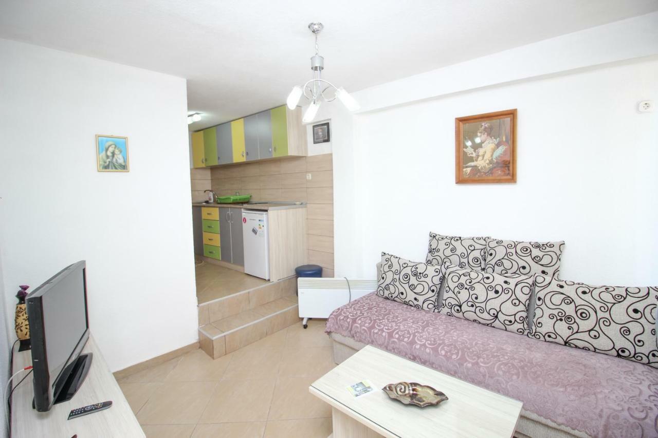 Apartmani Mishe Vevcani Bagian luar foto